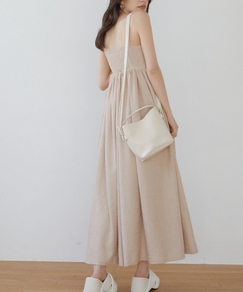 ACYM（アシーム）の「Pin strap volumy dress（ワンピース・レディース・ベージュ/ブラック・FREE）」の11枚目の写真
