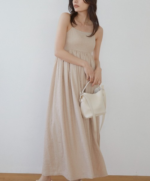 ACYM（アシーム）の「Pin strap volumy dress（ワンピース・レディース・ベージュ/ブラック・FREE）」の7枚目の写真