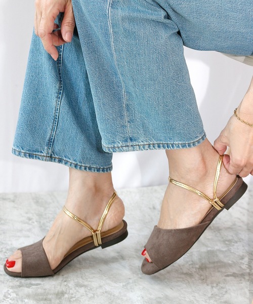 Fin(フィン)の「2WAYフラットサンダル【低反発スポンジ入り】(サンダル・レディース・ブラック/グレー/ピンク/キャメル・S/M/L/LL)」の3枚目の写真