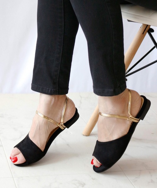 Fin(フィン)の「2WAYフラットサンダル【低反発スポンジ入り】(サンダル・レディース・ブラック/グレー/ピンク/キャメル・S/M/L/LL)」の2枚目の写真