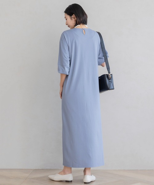 フェリシモMama（フェリシモママ）の「Ｍｏｒｅｄｄｅ　フォーマルシーンでも使える　授乳がかんたん　しなやかカットソーのデザインワンピース（マタニティウェア/グッズ・レディース・ブラック/グレイッシュブルー・MEDIUM/LARGE/X-LARGE）」の3枚目の写真