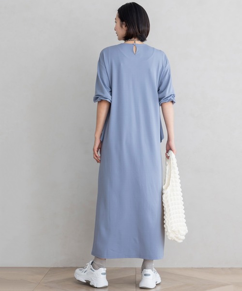 フェリシモMama（フェリシモママ）の「Ｍｏｒｅｄｄｅ　フォーマルシーンでも使える　授乳がかんたん　しなやかカットソーのデザインワンピース（マタニティウェア/グッズ・レディース・ブラック/グレイッシュブルー・MEDIUM/LARGE/X-LARGE）」の7枚目の写真