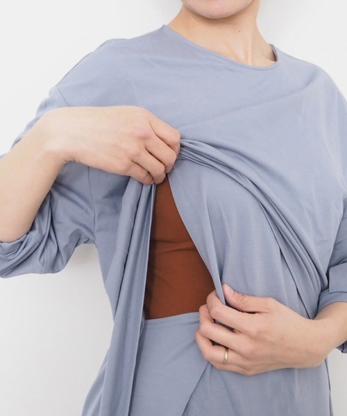 フェリシモMama（フェリシモママ）の「Ｍｏｒｅｄｄｅ　フォーマルシーンでも使える　授乳がかんたん　しなやかカットソーのデザインワンピース（マタニティウェア/グッズ・レディース・ブラック/グレイッシュブルー・MEDIUM/LARGE/X-LARGE）」の17枚目の写真