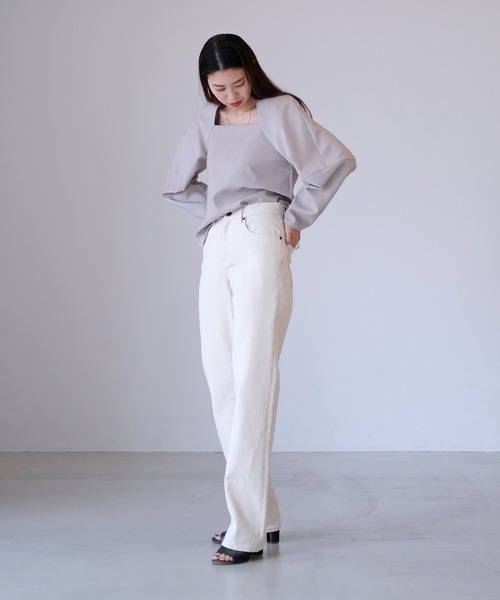 AKTE（アクテ）の「アーチネックボリュームスリーブブラウス（シャツ/ブラウス・レディース・ブラック/グレイッシュベージュ・FREE）」の7枚目の写真