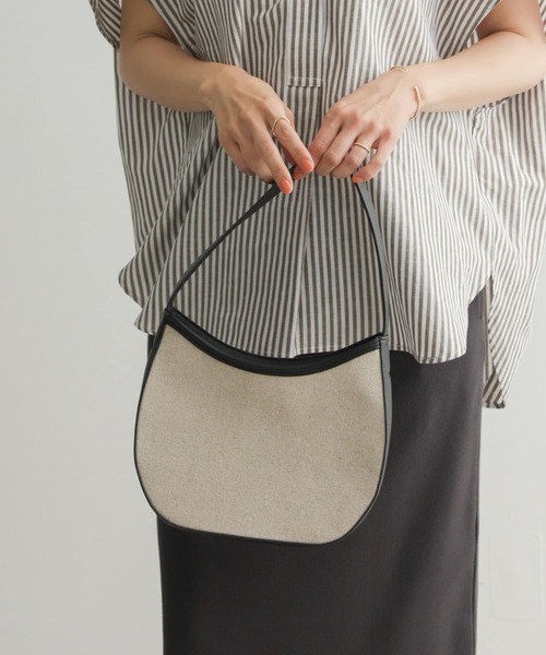 URBAN RESEARCH DOORS(アーバンリサーチドアーズ)の「ハーフサークルワンハンドルバッグ(ハンドバッグ・レディース・ベージュ系その他/ブラック・-)」の5枚目の写真