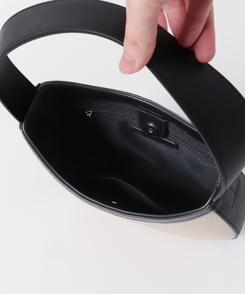 URBAN RESEARCH DOORS(アーバンリサーチドアーズ)の「ハーフサークルワンハンドルバッグ(ハンドバッグ・レディース・ベージュ系その他/ブラック・-)」の11枚目の写真