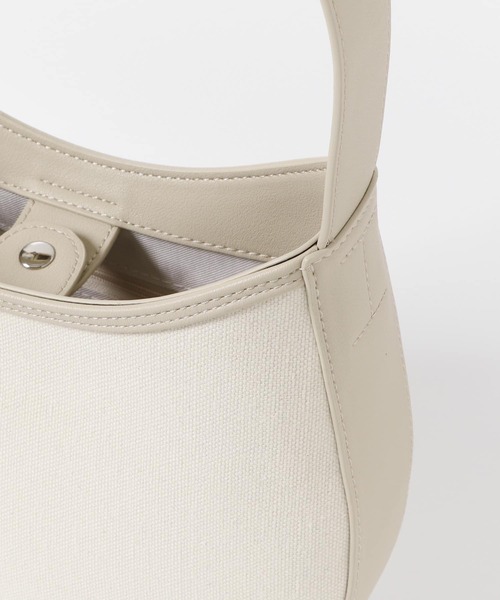 URBAN RESEARCH DOORS(アーバンリサーチドアーズ)の「ハーフサークルワンハンドルバッグ(ハンドバッグ・レディース・ベージュ系その他/ブラック・-)」の12枚目の写真