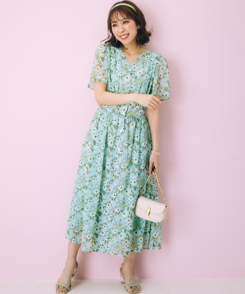 marun（マルン）の「＜大きいサイズ＞ フラワープリントワンピース marun（ワンピース・レディース・グリーン/ブラック・L/LL/3L/4L/5L）」の9枚目の写真