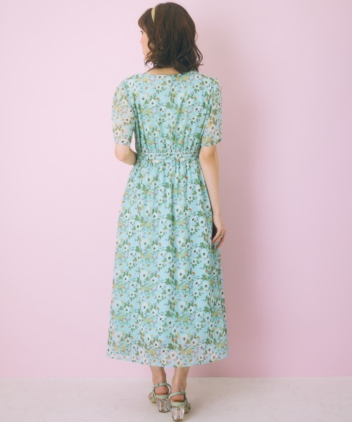 marun（マルン）の「＜大きいサイズ＞ フラワープリントワンピース marun（ワンピース・レディース・グリーン/ブラック・L/LL/3L/4L/5L）」の5枚目の写真