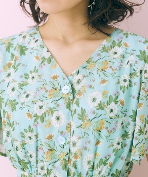 marun（マルン）の「＜大きいサイズ＞ フラワープリントワンピース marun（ワンピース・レディース・グリーン/ブラック・L/LL/3L/4L/5L）」の16枚目の写真