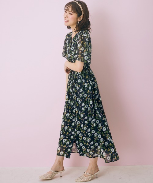 marun（マルン）の「＜大きいサイズ＞ フラワープリントワンピース marun（ワンピース・レディース・グリーン/ブラック・L/LL/3L/4L/5L）」の6枚目の写真