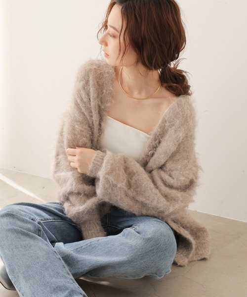 frames RAY CASSIN(フレームスレイカズン)の「大人可愛い、万能アイテム。ミックスシャギーニットVネックカーディガン(カーディガン/ボレロ・レディース・イエロー/ブルー/ミント/モカ/キナリ/ブラック/グレー・FREE)」の12枚目の写真