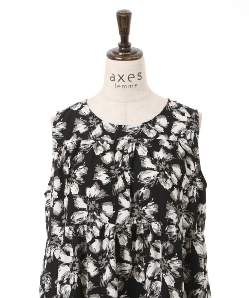 axes femme（アクシーズファム）の「花柄ティアードボリュームワンピース（ワンピース・レディース・ブルー/ブラック/キナリ・FREE）」の15枚目の写真