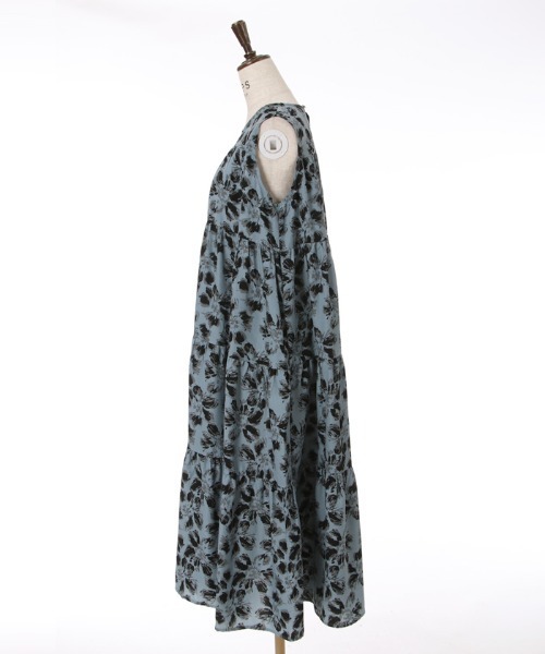 axes femme（アクシーズファム）の「花柄ティアードボリュームワンピース（ワンピース・レディース・ブルー/ブラック/キナリ・FREE）」の16枚目の写真