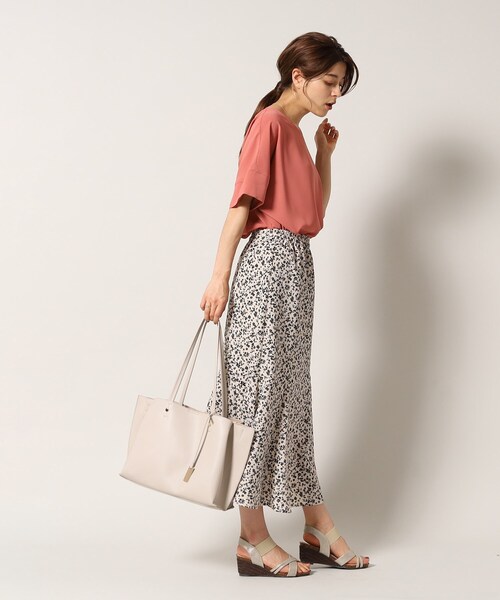 DRESKIP(ドレスキップ)の「◆女性らしさが光る フラワープリント マーメイドスカート(スカート・レディース・ベージュ系その他3/ライトイエロー系1/ブラック系・04/02/03)」の16枚目の写真