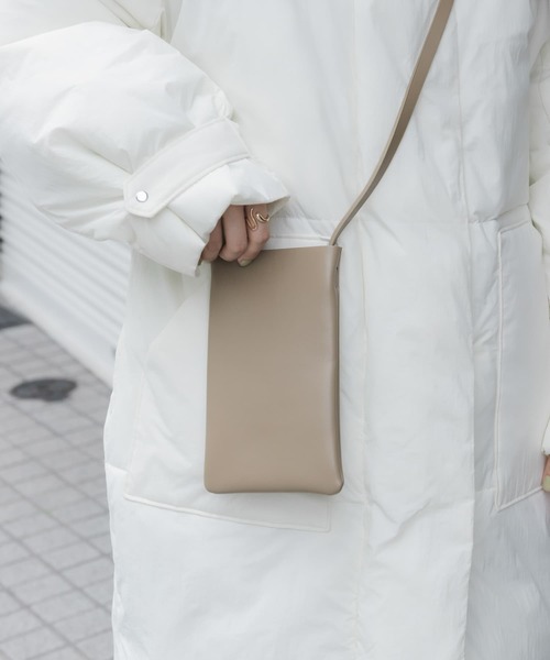 SMELLY（スメリー）の「スクエアミニショルダー（ショルダーバッグ・レディース・ベージュ/アイボリー/ブラック・-）」の3枚目の写真