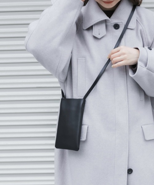 SMELLY（スメリー）の「スクエアミニショルダー（ショルダーバッグ・レディース・ベージュ/アイボリー/ブラック・-）」の2枚目の写真