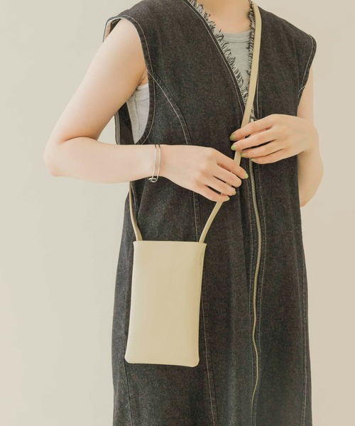 SMELLY（スメリー）の「スクエアミニショルダー（ショルダーバッグ・レディース・ベージュ/アイボリー/ブラック・-）」の7枚目の写真