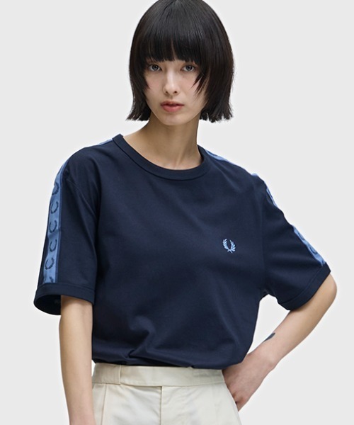 FRED PERRY（フレッドペリー）の「Contrast Tape Ringer T-Shirt／コントラストテープリンガーTシャツ（Tシャツ/カットソー・メンズ・ホワイト/ブラック/オフホワイト/チャコールグレー/アイボリー/ネイビー/ベージュ/ライトオリーブ/ライトベージュ/ベージュ系その他/ダークネイビー/ブラック×ゴールド/マルーン/セージグリーン/ダークブルー/グリーン/ベージュ系その他2・M/L/S）」の16枚目の写真