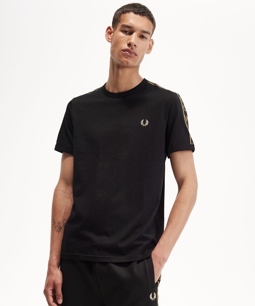 FRED PERRY（フレッドペリー）の「Contrast Tape Ringer T-Shirt／コントラストテープリンガーTシャツ（Tシャツ/カットソー・メンズ・ホワイト/ブラック/オフホワイト/チャコールグレー/アイボリー/ネイビー/ベージュ/ライトオリーブ/ライトベージュ/ベージュ系その他/ダークネイビー/ブラック×ゴールド/マルーン/セージグリーン/ダークブルー/グリーン/ベージュ系その他2・M/L/S）」の5枚目の写真