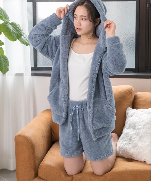 ad thie(アドティエ)の「ボア ショート パンツ(ルームウェア/パジャマ・レディース・チャコール/オフホワイト/ブラック/ブルー/ミント/ピンク/ナチュラル/ネイビー・FREE)」の12枚目の写真