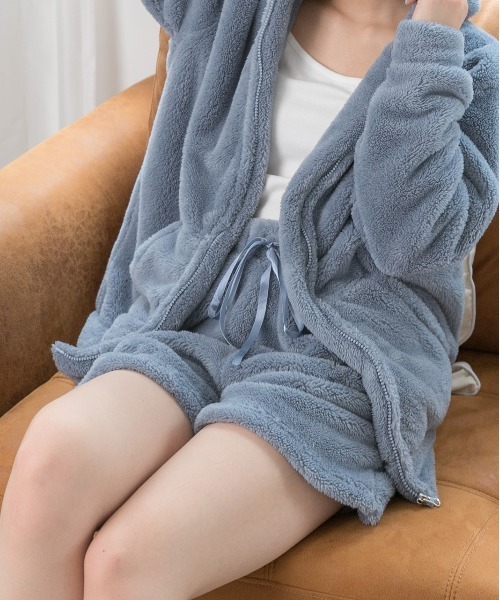 ad thie(アドティエ)の「ボア ショート パンツ(ルームウェア/パジャマ・レディース・チャコール/オフホワイト/ブラック/ブルー/ミント/ピンク/ナチュラル/ネイビー・FREE)」の13枚目の写真