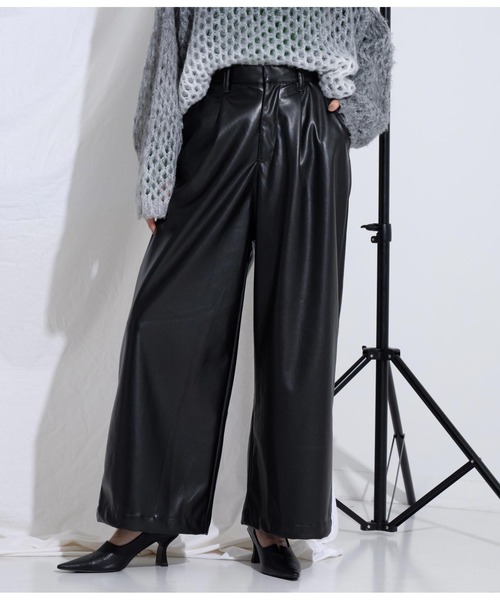 Settimissimo（セッティミッシモ）の「レザータッチタックワイドパンツ（その他パンツ・レディース・モカ/ブラック・FREE）」の2枚目の写真