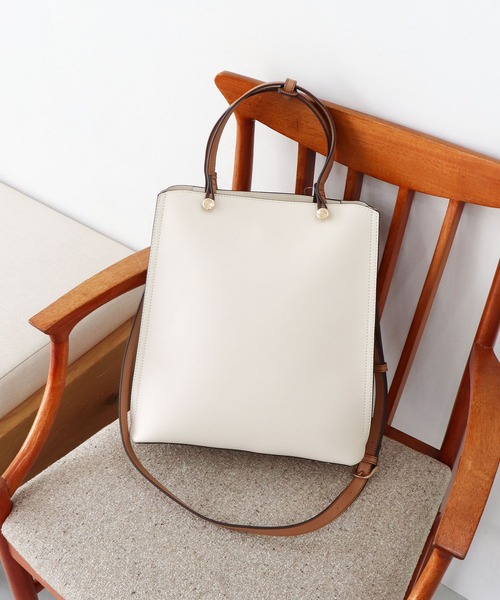 MIAN （ミアン）の「CLIVIA / 縦型A4トートバッグ（トートバッグ・レディース・モカ/ブラック/グレー/アイボリー/グリーン・FREE）」の2枚目の写真