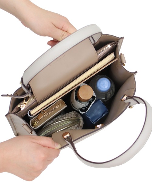 MIAN （ミアン）の「CLIVIA / 縦型A4トートバッグ（トートバッグ・レディース・モカ/ブラック/グレー/アイボリー/グリーン・FREE）」の6枚目の写真