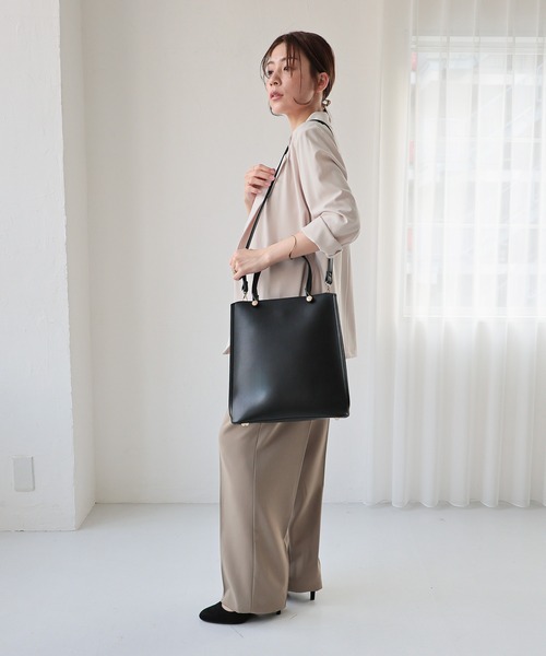 MIAN （ミアン）の「CLIVIA / 縦型A4トートバッグ（トートバッグ・レディース・モカ/ブラック/グレー/アイボリー/グリーン・FREE）」の21枚目の写真