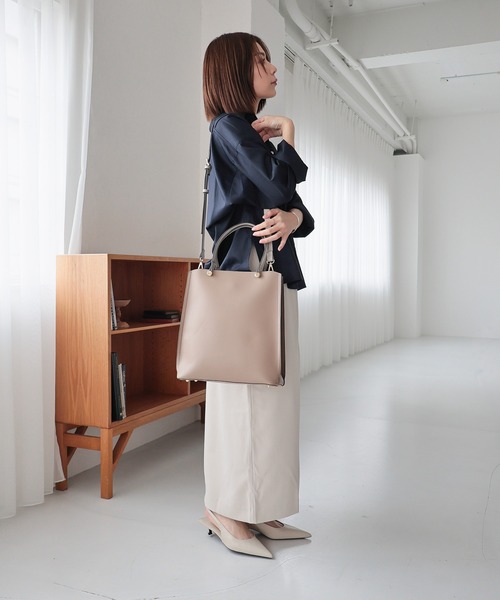 MIAN （ミアン）の「CLIVIA / 縦型A4トートバッグ（トートバッグ・レディース・モカ/ブラック/グレー/アイボリー/グリーン・FREE）」の17枚目の写真