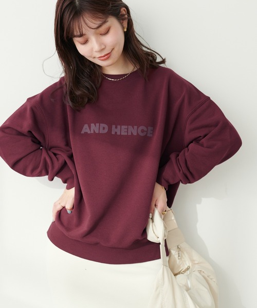 natural couture（ナチュラルクチュール）の「カレッジロゴ裏毛プルオーバー（スウェット・レディース・ボルドー/ネイビー/オートミール/ライトベージュ・FREE）」の4枚目の写真