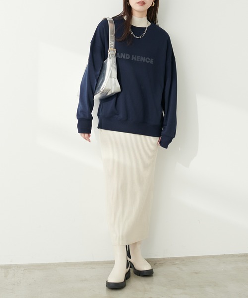 natural couture（ナチュラルクチュール）の「カレッジロゴ裏毛プルオーバー（スウェット・レディース・ボルドー/ネイビー/オートミール/ライトベージュ・FREE）」の18枚目の写真