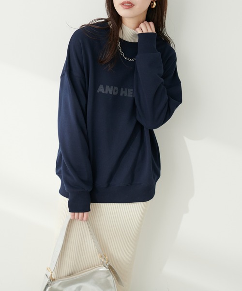 natural couture（ナチュラルクチュール）の「カレッジロゴ裏毛プルオーバー（スウェット・レディース・ボルドー/ネイビー/オートミール/ライトベージュ・FREE）」の15枚目の写真