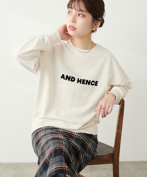 natural couture（ナチュラルクチュール）の「カレッジロゴ裏毛プルオーバー（スウェット・レディース・ボルドー/ネイビー/オートミール/ライトベージュ・FREE）」の10枚目の写真