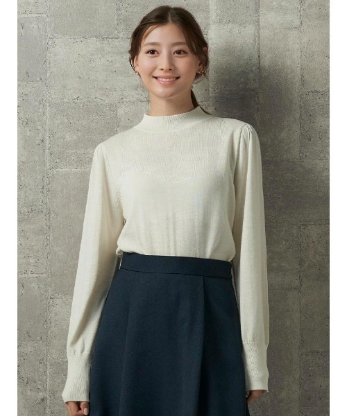 Perfect Suit FActory（パーフェクトスーツファクトリー）の「イタリー糸　ハイネックニット　オフホワイト/イエロー/サックス/ネイビー/ワイン（ニット/セーター・レディース・オフホワイト/サックスブルー/ワイン/イエロー/ネイビー・L/M/S）」の2枚目の写真