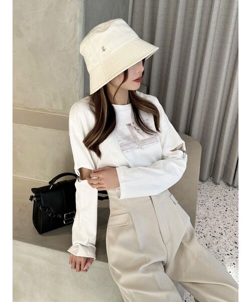 EATME（イートミー）の「ガーターデザインカットアウトTシャツ（Tシャツ/カットソー・レディース・オフホワイト/ブルー/ブラック・FREE）」の9枚目の写真