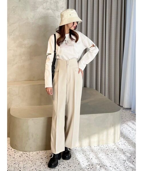 EATME（イートミー）の「ガーターデザインカットアウトTシャツ（Tシャツ/カットソー・レディース・オフホワイト/ブルー/ブラック・FREE）」の10枚目の写真