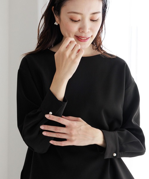 Elura（エルーラ）の「セレモニー&お祝いハンサムチュニック（シャツ/ブラウス・レディース・ブラック/ネイビー/グレイッシュベージュ・LARGE/MEDIUM）」の2枚目の写真