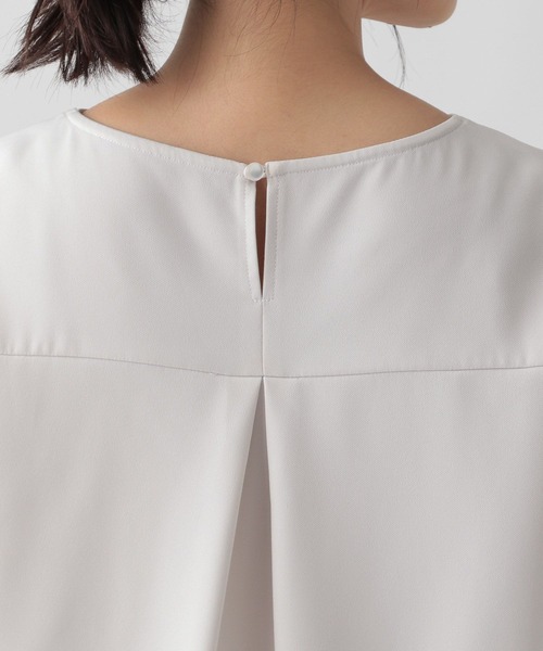 Elura（エルーラ）の「セレモニー&お祝いハンサムチュニック（シャツ/ブラウス・レディース・ブラック/ネイビー/グレイッシュベージュ・LARGE/MEDIUM）」の18枚目の写真