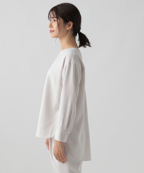 Elura（エルーラ）の「セレモニー&お祝いハンサムチュニック（シャツ/ブラウス・レディース・ブラック/ネイビー/グレイッシュベージュ・LARGE/MEDIUM）」の16枚目の写真