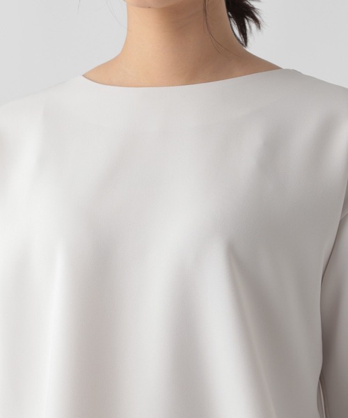 Elura（エルーラ）の「セレモニー&お祝いハンサムチュニック（シャツ/ブラウス・レディース・ブラック/ネイビー/グレイッシュベージュ・LARGE/MEDIUM）」の19枚目の写真