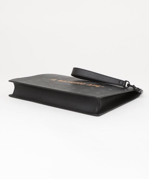 A BATHING APE クラッチバッグ A BATHING APE（アベイシングエイプ）の「BAPE X MCM FLAT POUCH