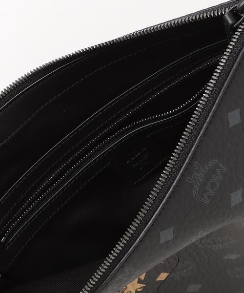 A BATHING APE（アベイシングエイプ）の「BAPE X MCM FLAT POUCH
