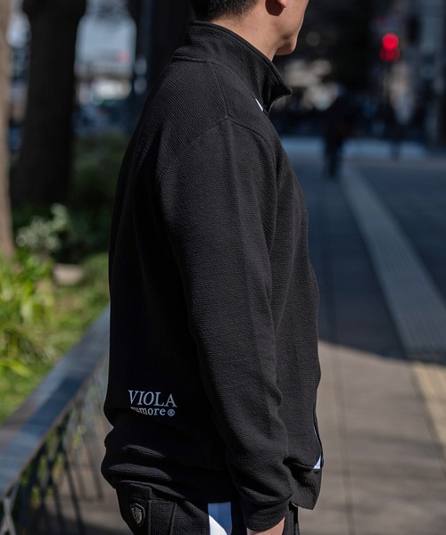 VIOLA(ヴィオラ)の「『VIOLA rumore/ヴィオラ ルモーレ』ジャガードロゴプリント入りフルジップ長袖ジャケット(ブルゾン・メンズ・オフホワイト/ブラック・M/XL/L)」の5枚目の写真