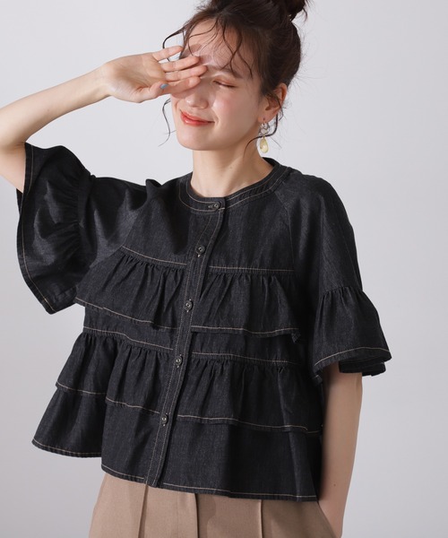 N.（N. Natural Beauty Basic）（エヌエヌナチュラルビューティーベーシック）の「◆フロントボタンラッフルブラウス（シャツ/ブラウス・レディース・ライトブルー/オフホワイト/ブラック系その他・MEDIUM）」の3枚目の写真