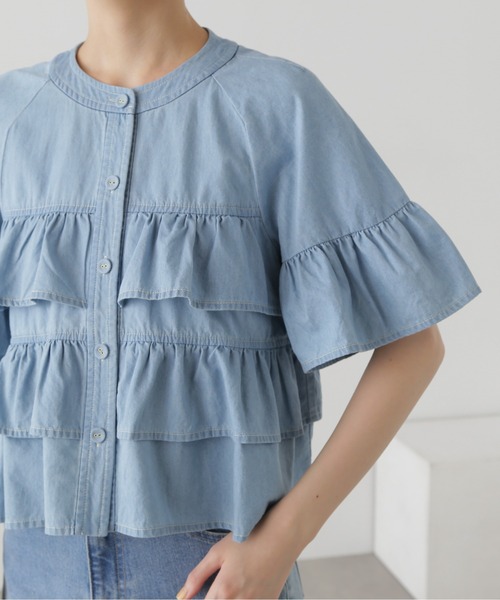 N.（N. Natural Beauty Basic）（エヌエヌナチュラルビューティーベーシック）の「◆フロントボタンラッフルブラウス（シャツ/ブラウス・レディース・ライトブルー/オフホワイト/ブラック系その他・MEDIUM）」の6枚目の写真