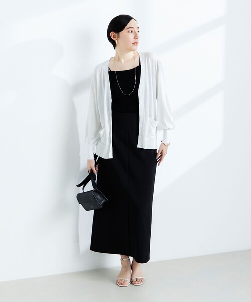 NOLLEY’S Sophi（ノーリーズソフィ）の「《手洗い可能》ラメシアーVネックカーディガン（カーディガン/ボレロ・レディース・ゴールド/シルバー・38）」の5枚目の写真