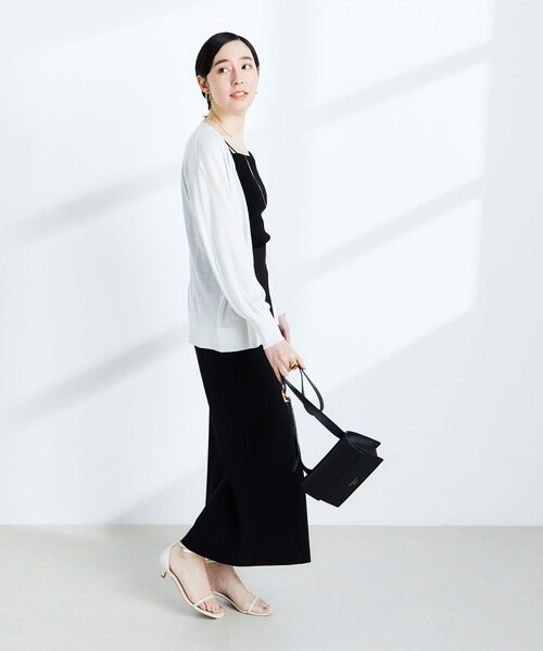 NOLLEY’S Sophi（ノーリーズソフィ）の「《手洗い可能》ラメシアーVネックカーディガン（カーディガン/ボレロ・レディース・ゴールド/シルバー・38）」の10枚目の写真