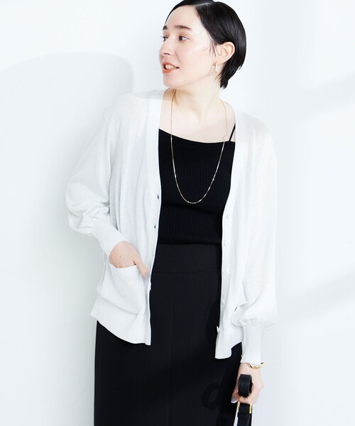 NOLLEY’S Sophi（ノーリーズソフィ）の「《手洗い可能》ラメシアーVネックカーディガン（カーディガン/ボレロ・レディース・ゴールド/シルバー・38）」の13枚目の写真